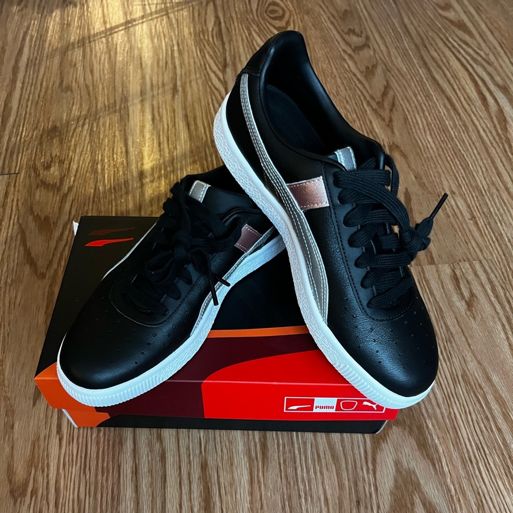 Puma CLYDE HACKED PERF TOE size 8.5